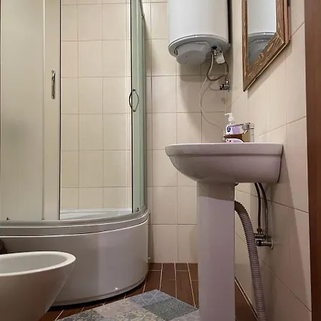 старе подвір'я 3*