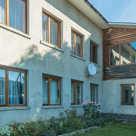 старе подвір'я Frühstückspension