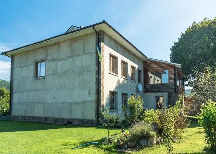 старе подвір'я Nocleg ze śniadaniem 3*