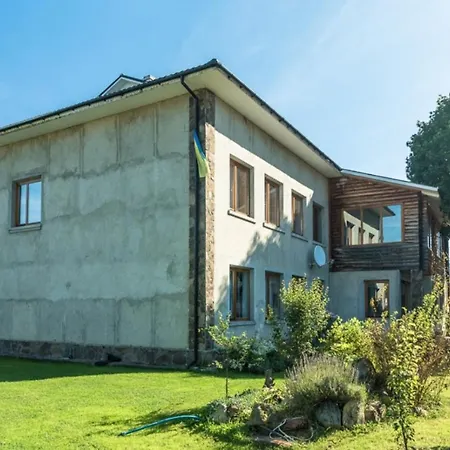 старе подвір'я Bed & Breakfast 3*