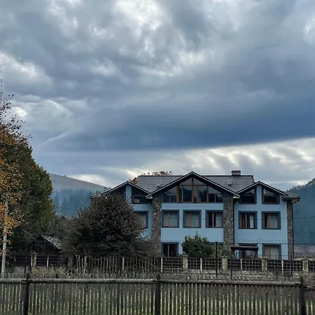 старе подвір'я Verchovyna