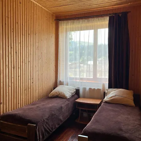 старе подвір'я Bed & Breakfast