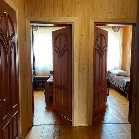 старе подвір'я 3*
