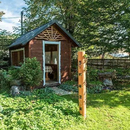 Bed & Breakfast старе подвір'я *