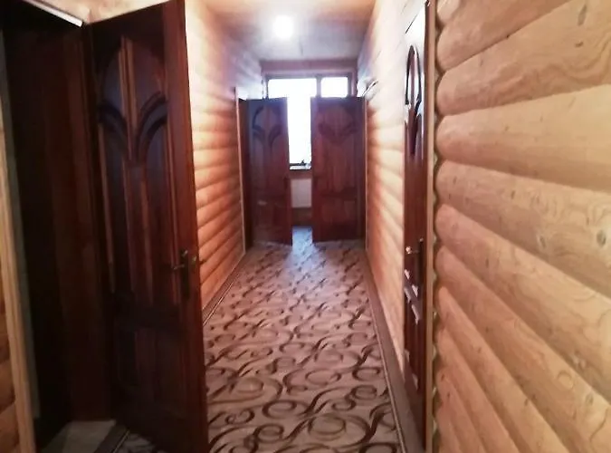 старе подвір'я Bed & Breakfast 3*
