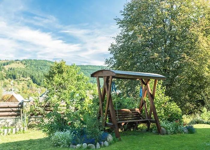 Bed & Breakfast старе подвір'я Verkhovyna